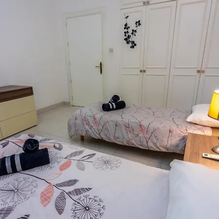 Sea View On Promenade S1 Слима